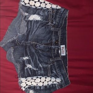 Shorts w side lace